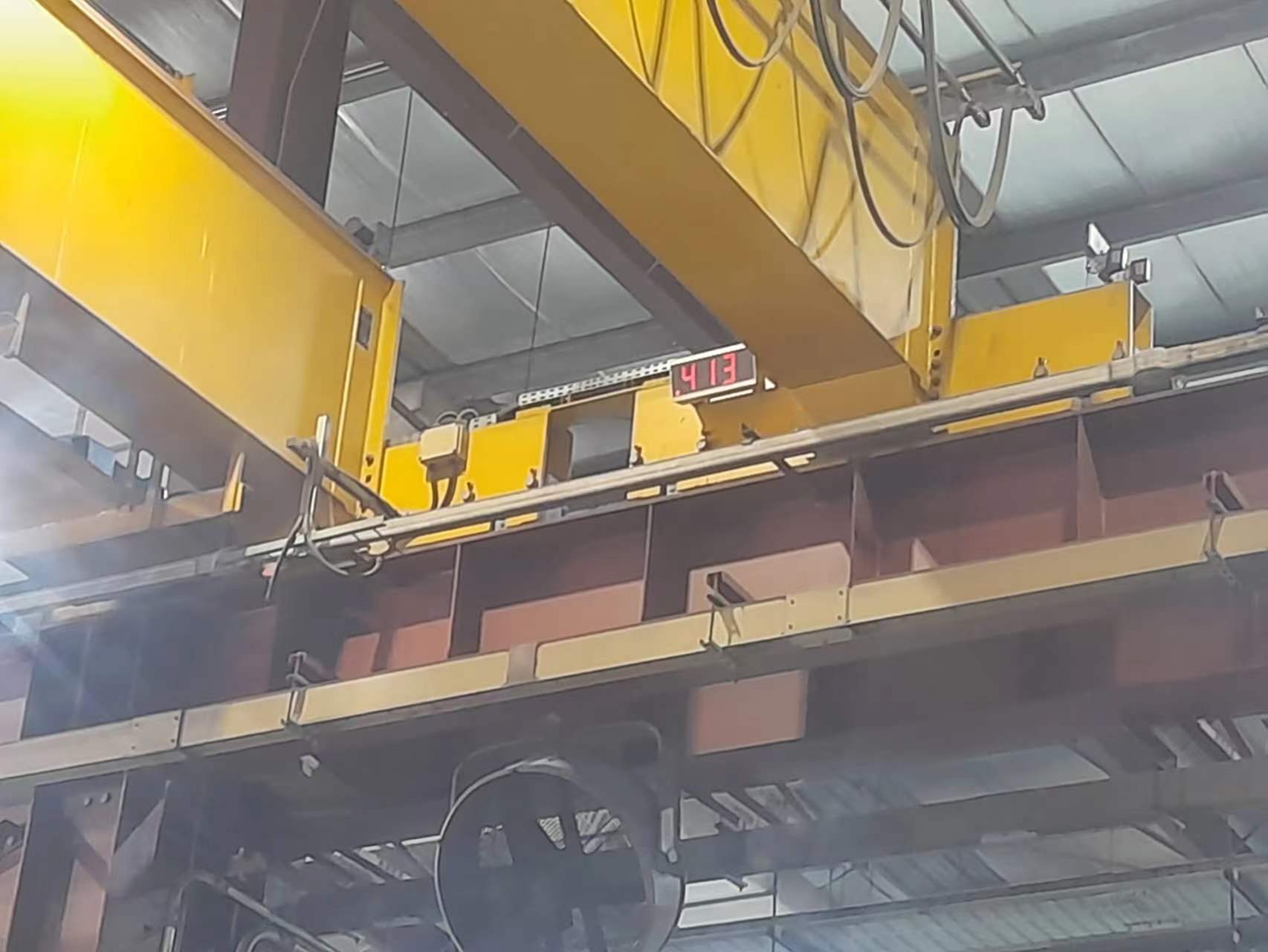 Overhead crane LMI display.jpg